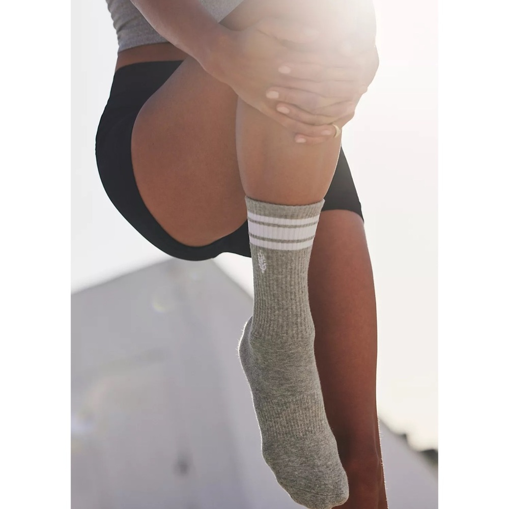 NEW FREE PEOPLE Movement Logo Stripe Tube Socks Gray White - Picture 3 of 7